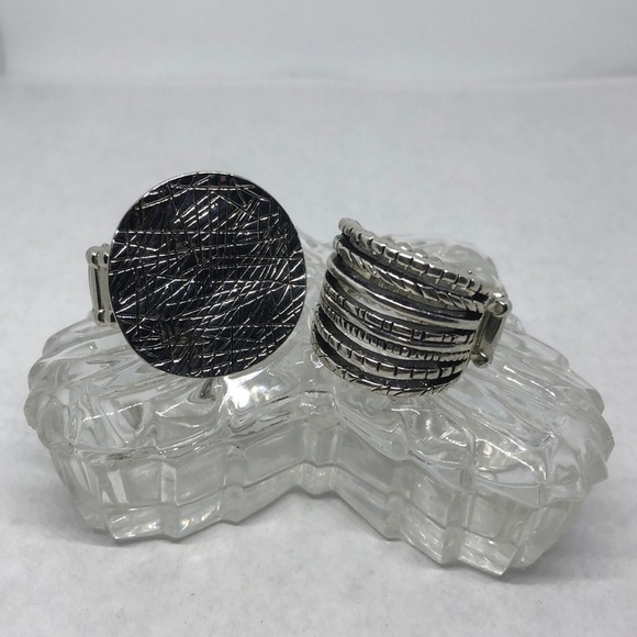 BUNDLE lot 2 trendy fashionista statement stretch rings aprox 8 - Picture 1 of 5
